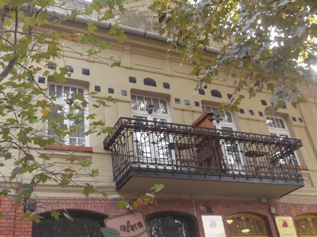 Belvárosi Apartmanszálló - Kiskunfélegyháza Esterno foto