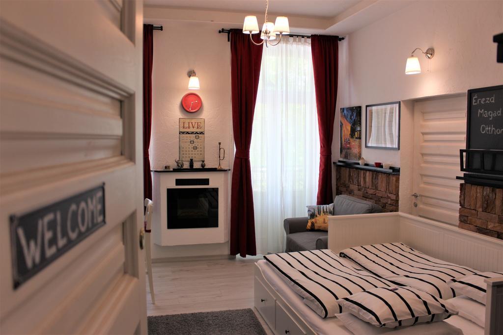 Belvárosi Apartmanszálló - Kiskunfélegyháza Esterno foto