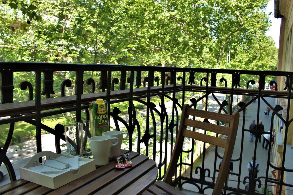 Belvárosi Apartmanszálló - Kiskunfélegyháza Esterno foto