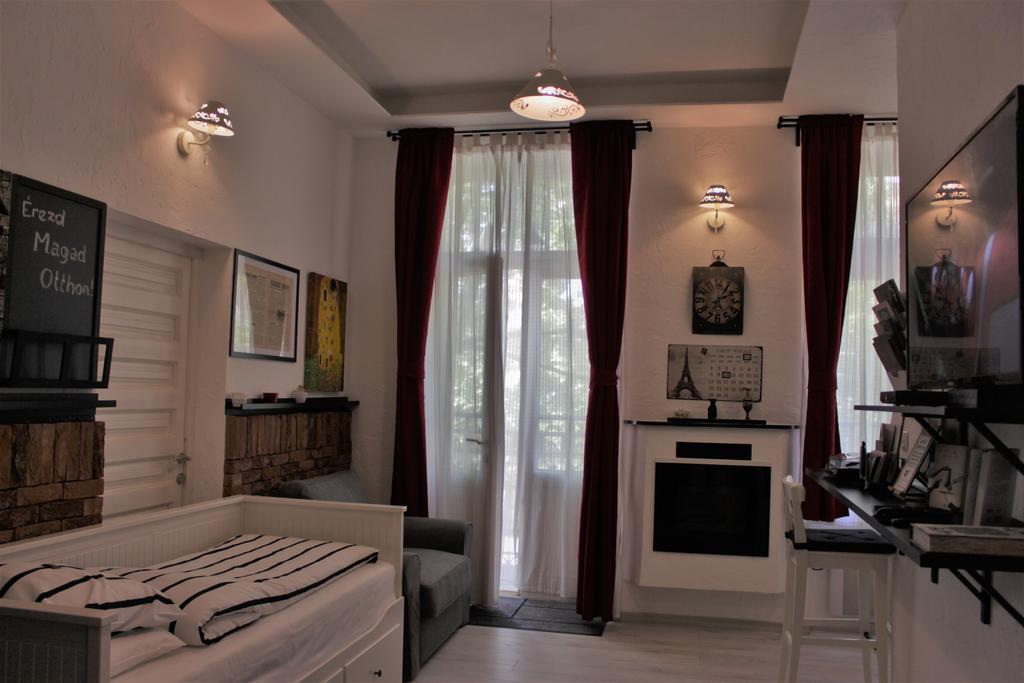 Belvárosi Apartmanszálló - Kiskunfélegyháza Esterno foto