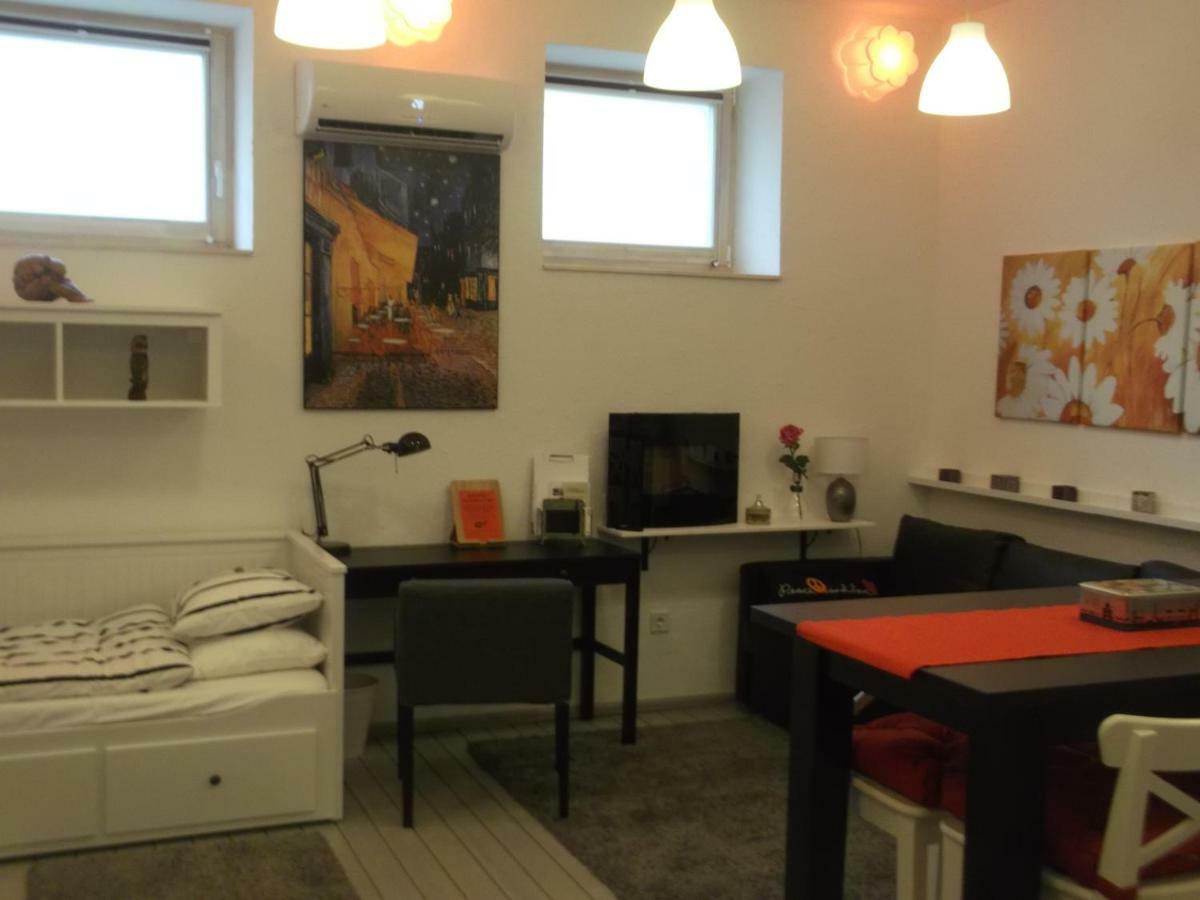 Belvárosi Apartmanszálló - Kiskunfélegyháza Esterno foto
