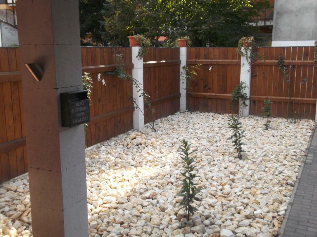 Belvárosi Apartmanszálló - Kiskunfélegyháza Esterno foto