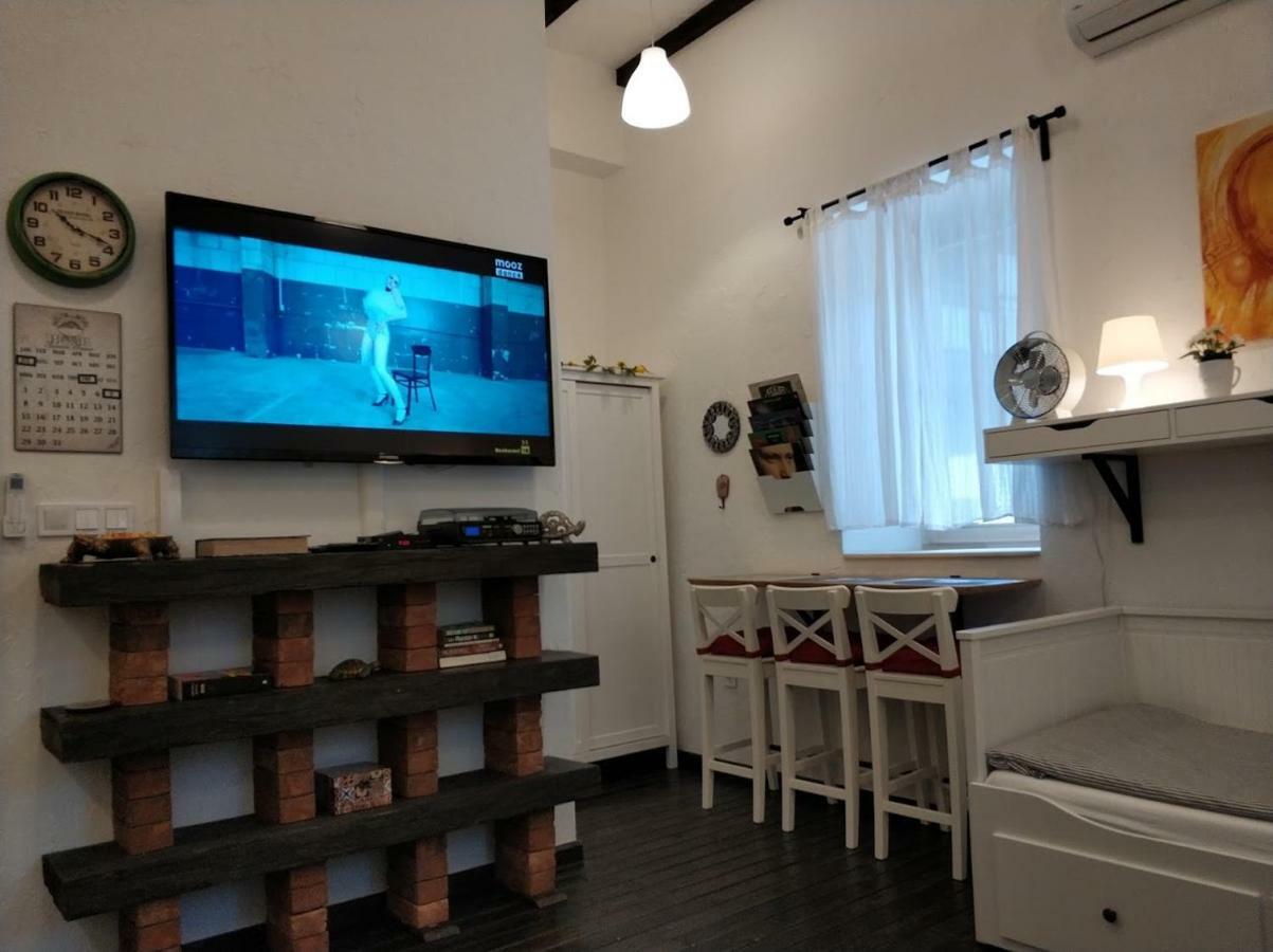 Belvárosi Apartmanszálló - Kiskunfélegyháza Esterno foto